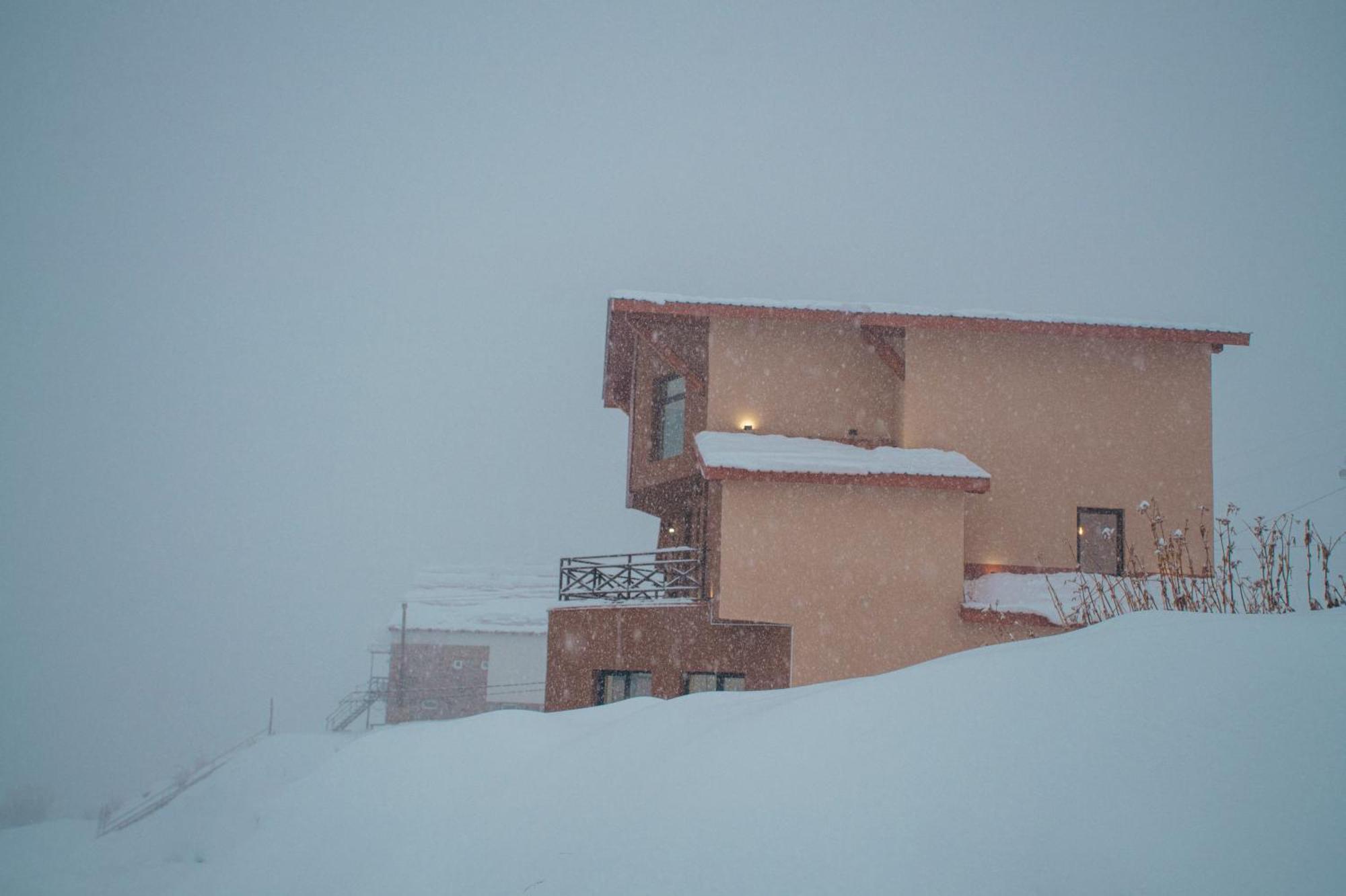 The Hills Hostel Gudauri Exterior photo