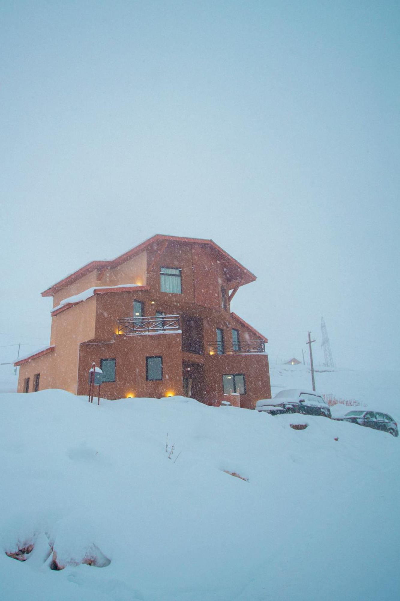 The Hills Hostel Gudauri Exterior photo