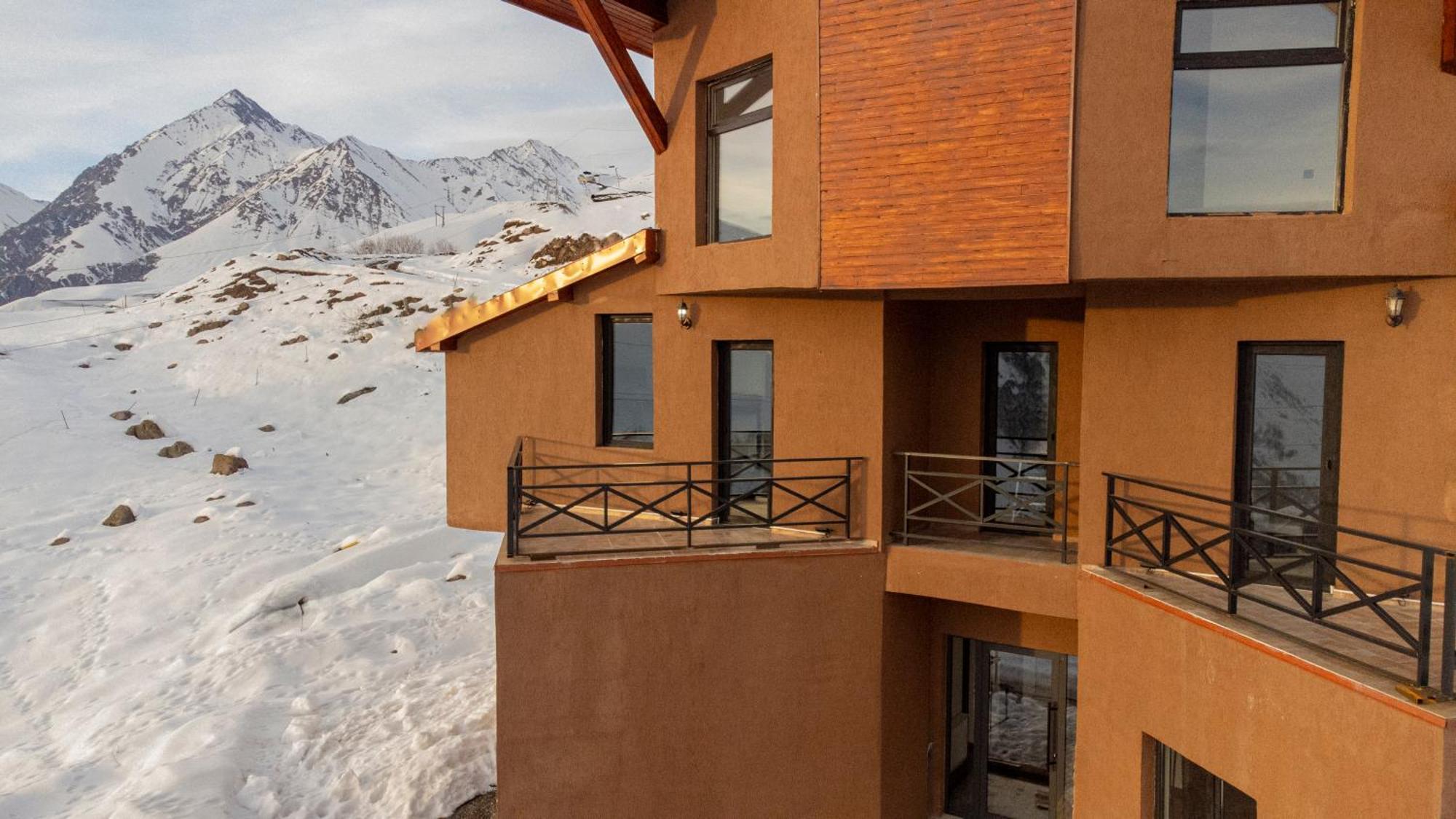 The Hills Hostel Gudauri Exterior photo