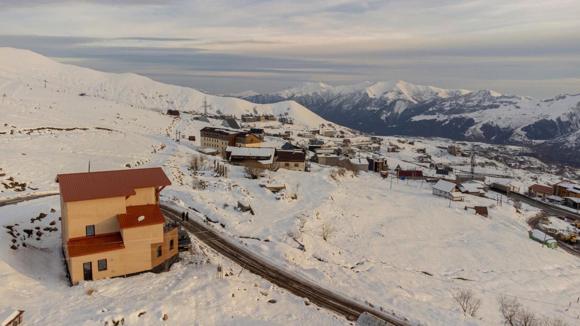 The Hills Hostel Gudauri Exterior photo